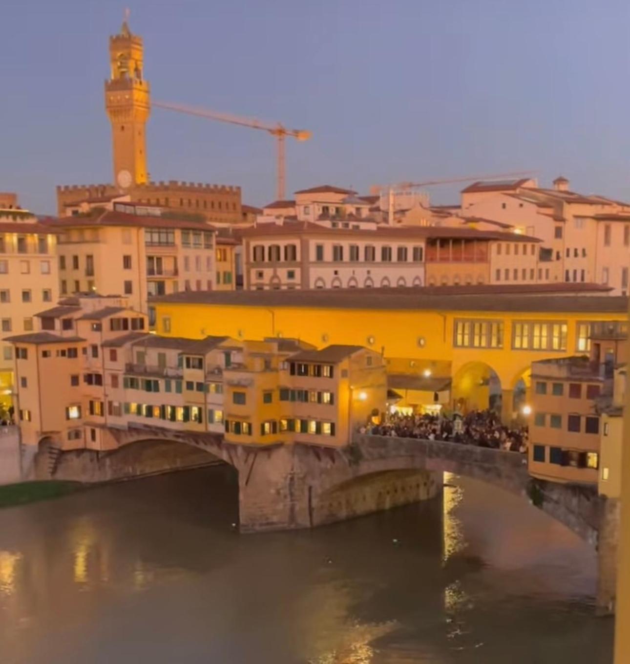 Ponte Vecchio View Luxury Apartment Florence Exterior photo