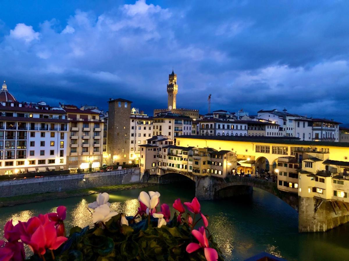 Ponte Vecchio View Luxury Apartment Florence Exterior photo